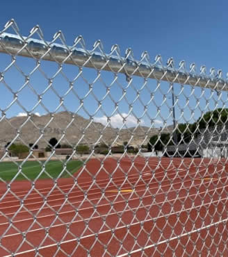 Mallas eslabonadas para cercamientos en instalaciones deportivas, terrenos industriales, comerciales, instalaciones educativas y recreativas