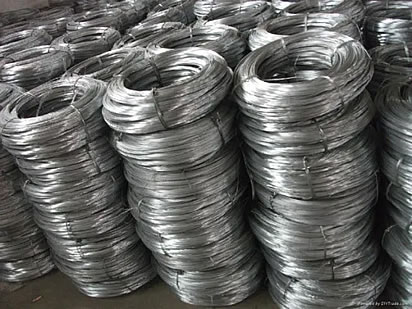 Venta y distribución de alambre galvanizado para la construcción y fabricación de mallas metálicas para cerramientos en Bogotá, Colombia