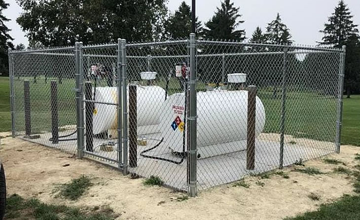 Cerramientos metálicos con malla eslabonada para terrenos industriales y comerciales en Bogotá, Colombia